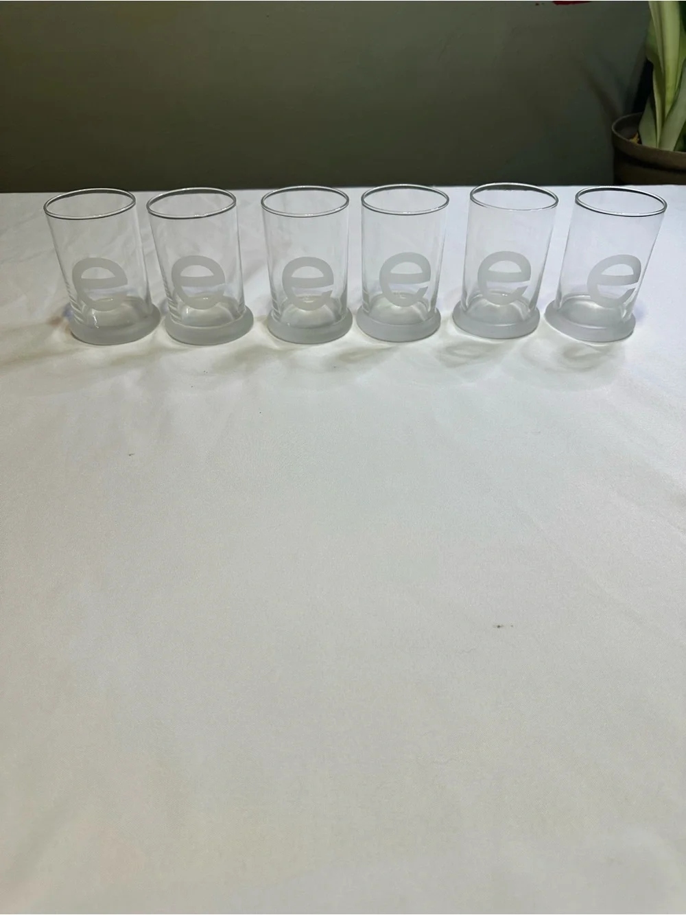 Set of 6 Clear Glass Tumblers with Frosted Emblem the letter E - Clear